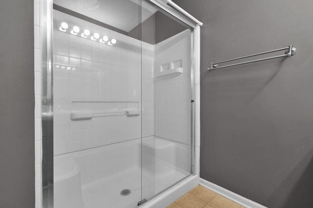 210 Autumn Way, Pataskala, OH 43062