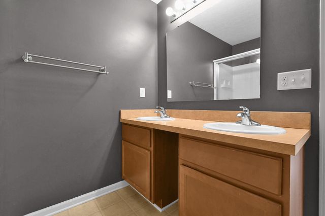 210 Autumn Way, Pataskala, OH 43062