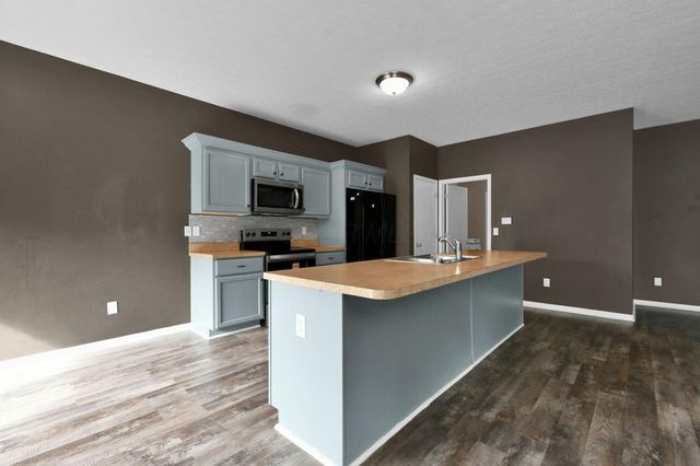 210 Autumn Way, Pataskala, OH 43062