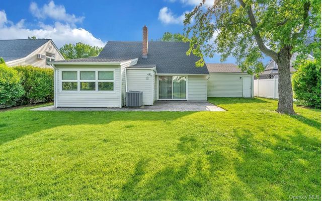 6 Arizona Avenue, Syosset, NY 11791