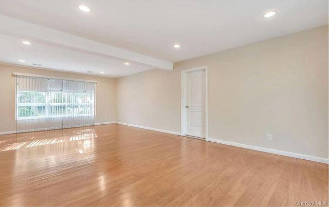 6 Arizona Avenue, Syosset, NY 11791