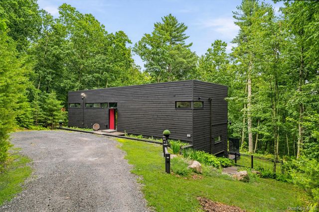 194 Mapes Road, Barryville, NY 12719