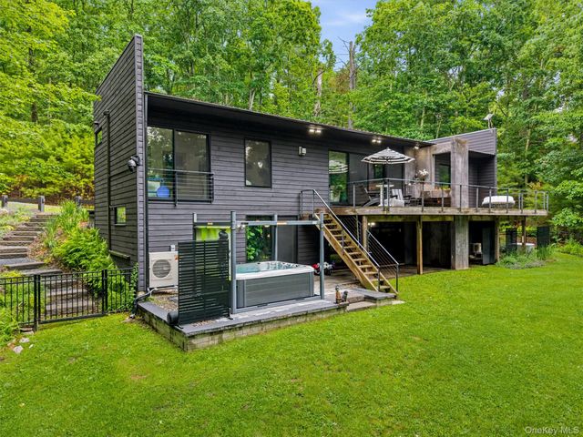 194 Mapes Road, Barryville, NY 12719