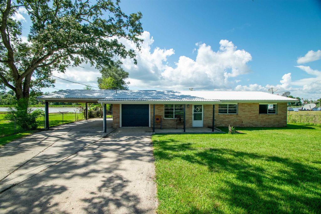4606 Highway 182 Highway, Patterson, LA 70392