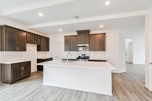 2710 Alexis Street, Seabrook, TX 77586