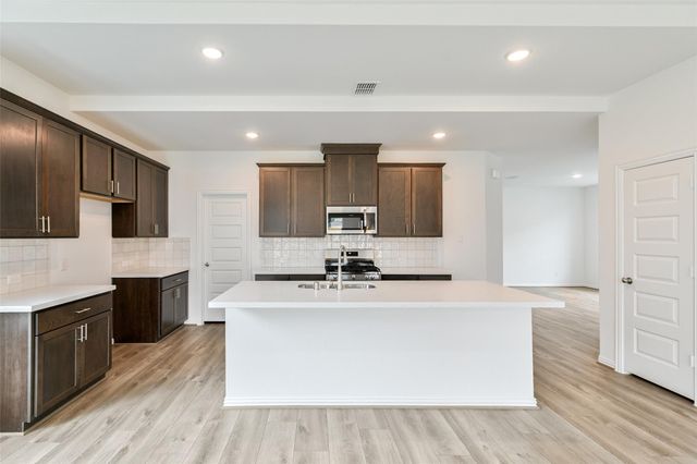 2710 Alexis Street, Seabrook, TX 77586