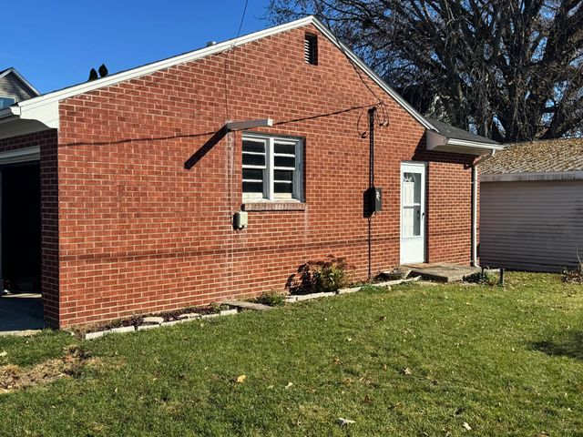 111 W Rutsen Street, Rensselaer, IN 47978