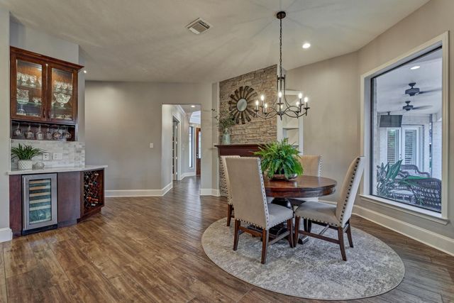 6611 Course View Lane, Spring, TX 77389