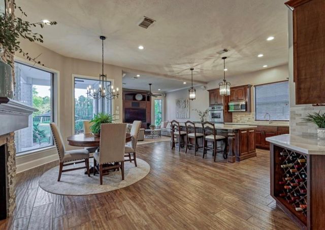 6611 Course View Lane, Spring, TX 77389