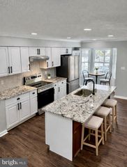 13937 BIG YANKEE LN, Centreville, VA 20121