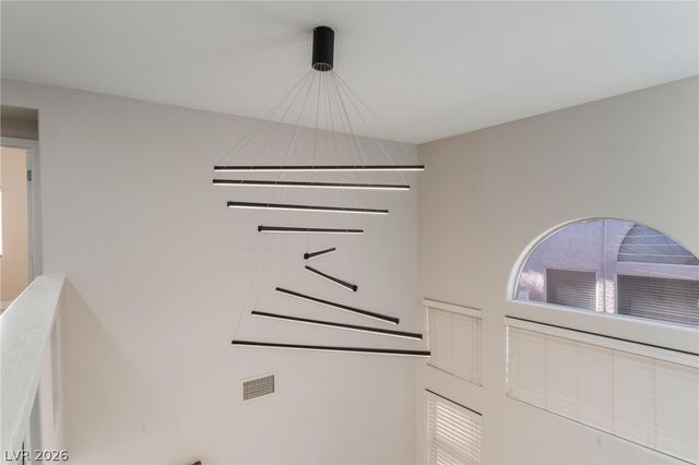 8529 Lost Gold Avenue, Las Vegas, NV 89129