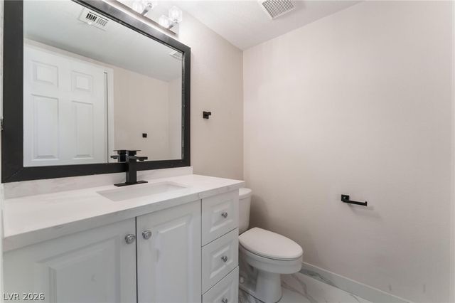 8529 Lost Gold Avenue, Las Vegas, NV 89129