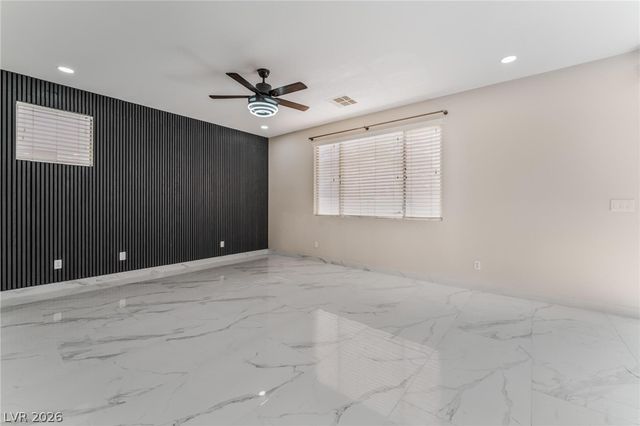 8529 Lost Gold Avenue, Las Vegas, NV 89129