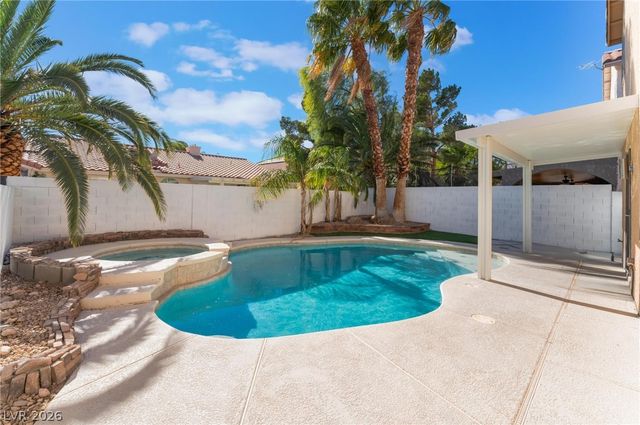 8529 Lost Gold Avenue, Las Vegas, NV 89129