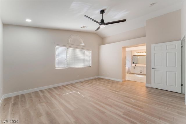 8529 Lost Gold Avenue, Las Vegas, NV 89129