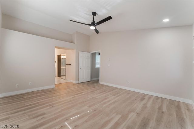 8529 Lost Gold Avenue, Las Vegas, NV 89129