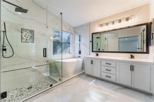 8529 Lost Gold Avenue, Las Vegas, NV 89129