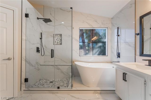 8529 Lost Gold Avenue, Las Vegas, NV 89129