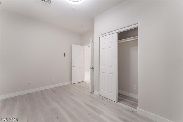 8529 Lost Gold Avenue, Las Vegas, NV 89129