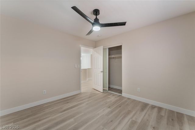 8529 Lost Gold Avenue, Las Vegas, NV 89129