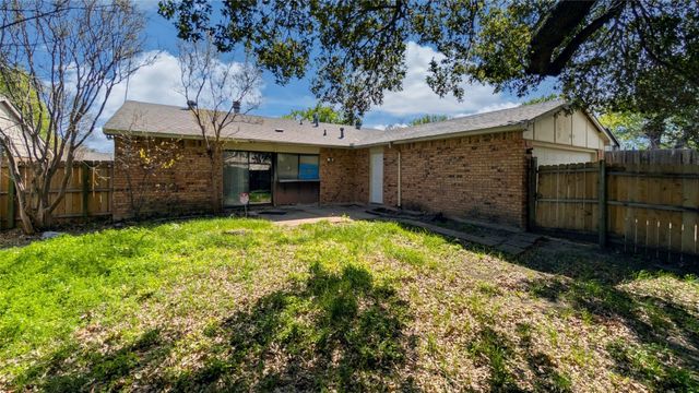 3045 Villa Sur Trail, Dallas, TX 75228