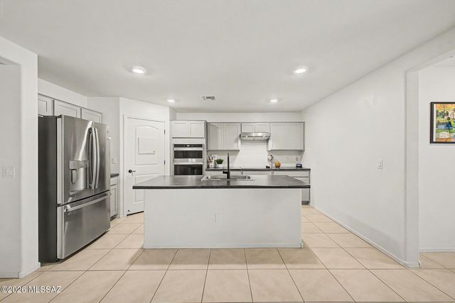 8985 E Linderbrook, Tucson, AZ 85730