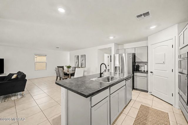 8985 E Linderbrook, Tucson, AZ 85730