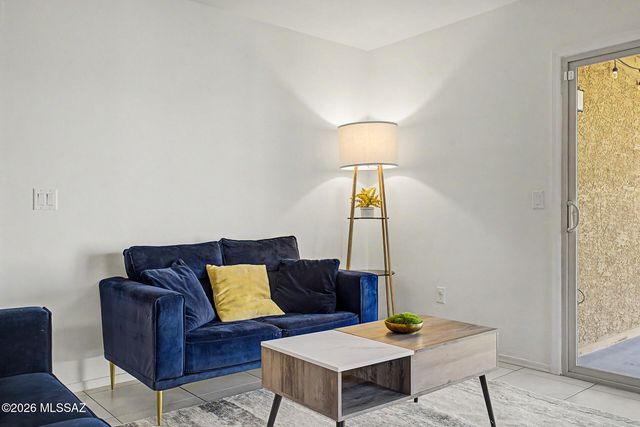 8985 E Linderbrook, Tucson, AZ 85730
