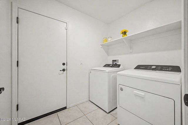 8985 E Linderbrook, Tucson, AZ 85730