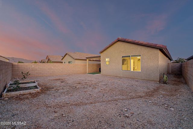 8985 E Linderbrook, Tucson, AZ 85730