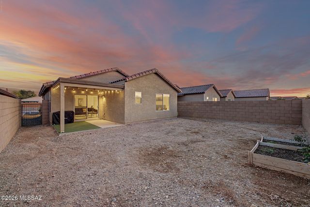 8985 E Linderbrook, Tucson, AZ 85730