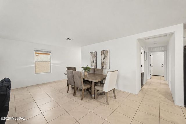 8985 E Linderbrook, Tucson, AZ 85730