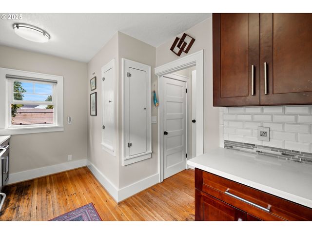 6949 N MONTANA Ave, Portland, OR 97217