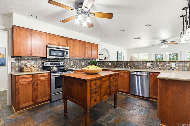 2206 South Abbey Loop, New Braunfels, TX 78130