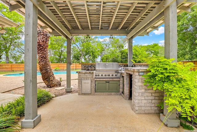 2206 South Abbey Loop, New Braunfels, TX 78130