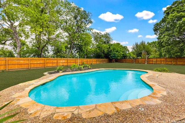 2206 South Abbey Loop, New Braunfels, TX 78130
