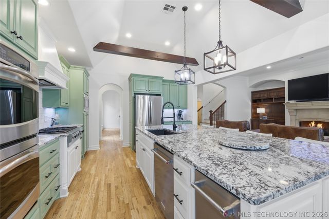 9410 E 107th Place S, Bixby, OK 74133