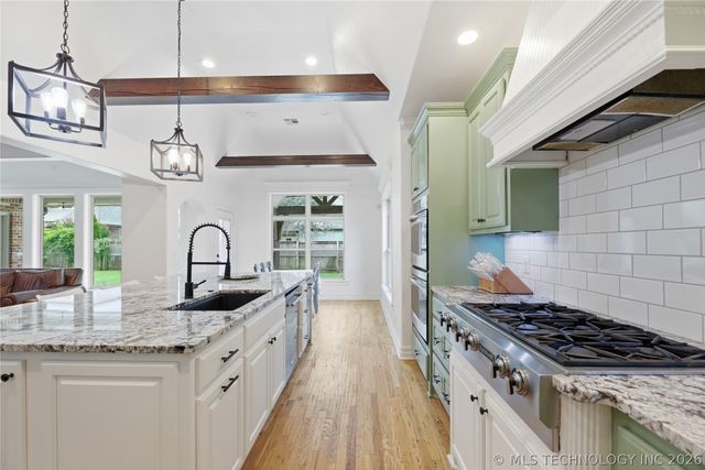 9410 E 107th Place S, Bixby, OK 74133