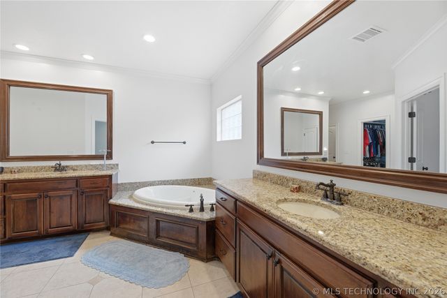 9410 E 107th Place S, Bixby, OK 74133