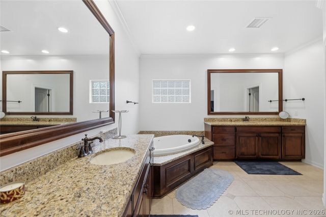 9410 E 107th Place S, Bixby, OK 74133