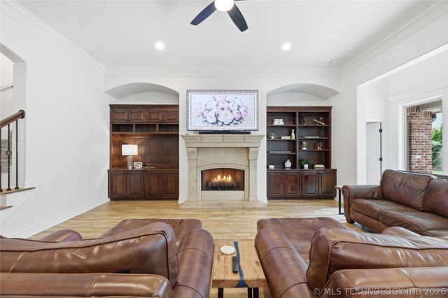 9410 E 107th Place S, Bixby, OK 74133