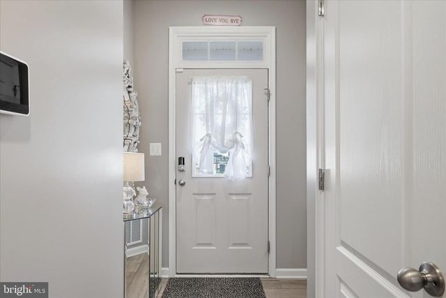 107 CLIFTON MNR, Falling Waters, WV 25419