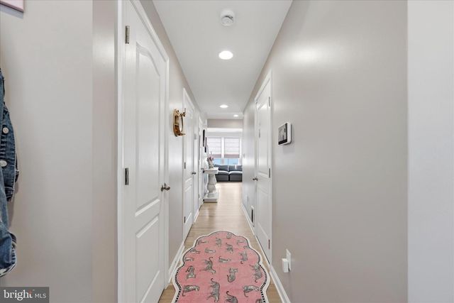 107 CLIFTON MNR, Falling Waters, WV 25419