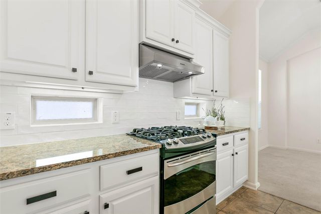 35 E Wolf Cabin Circle, Spring, TX 77389