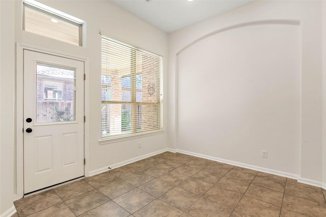 35 E Wolf Cabin Circle, Spring, TX 77389