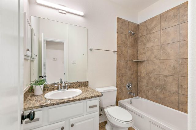 35 E Wolf Cabin Circle, Spring, TX 77389