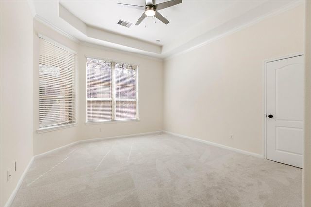 35 E Wolf Cabin Circle, Spring, TX 77389
