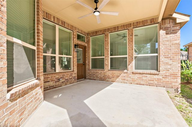 35 E Wolf Cabin Circle, Spring, TX 77389
