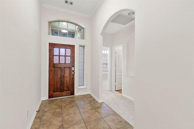35 E Wolf Cabin Circle, Spring, TX 77389