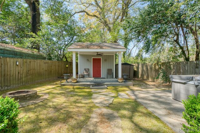 561 PINE TREE Lane, Montgomery, AL 36109